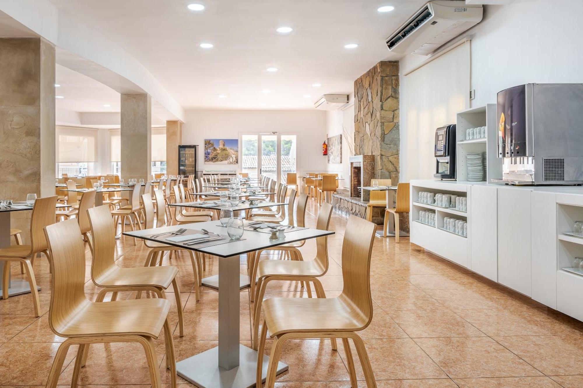 Globales Simar 호텔 Cala de Sant Vicenc 외부 사진